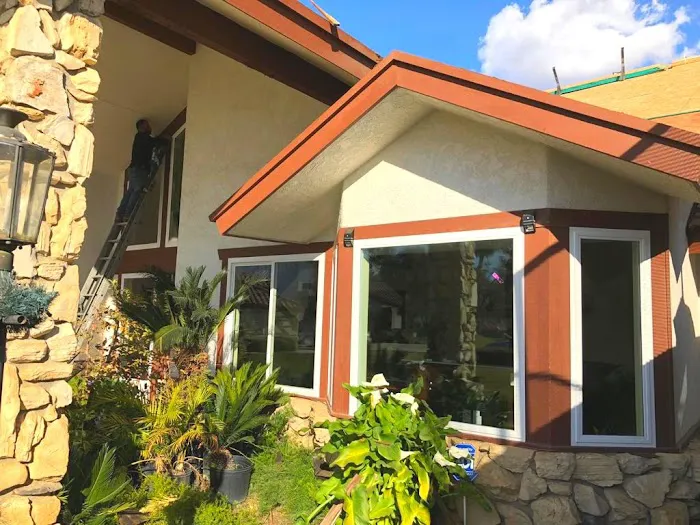 Construction Windows & Roofing Picture 1