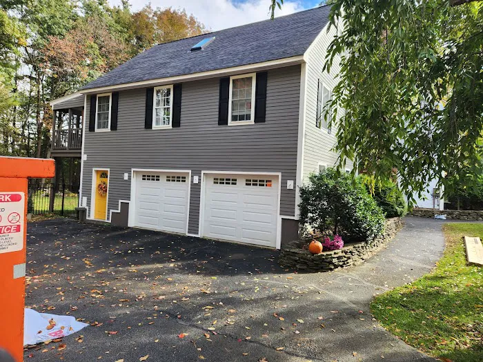 Rj's Roofing and Siding LLC Picture 2