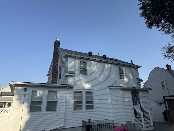 Rj's Roofing and Siding LLC Picture 1