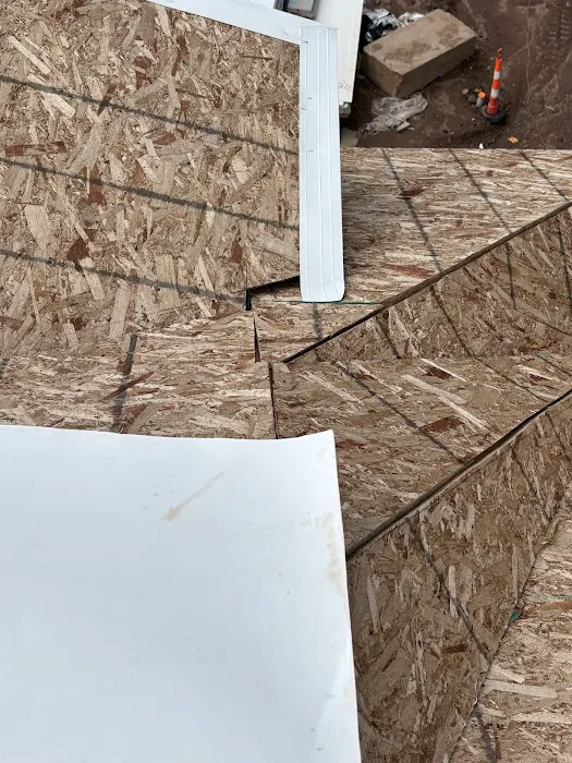 Roof,siding,1981 Picture 7