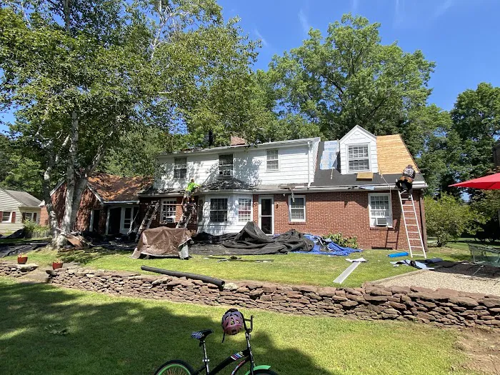 Valley Roofing and Restoration Picture 1