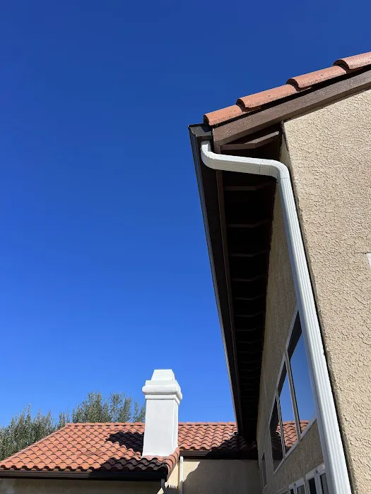 J B Rain Gutters Picture 1