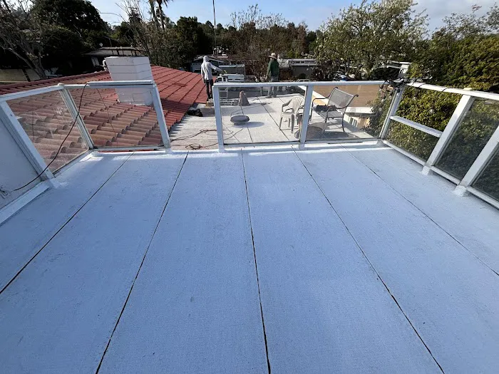 Roofing Hands Renovations inc Picture 7