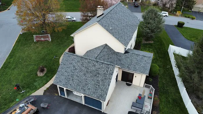 Ryan's Roofing Picture 3