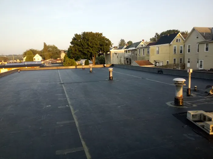 R & R Roofing/Rubber/Metal/Shingle Roofing Picture 1