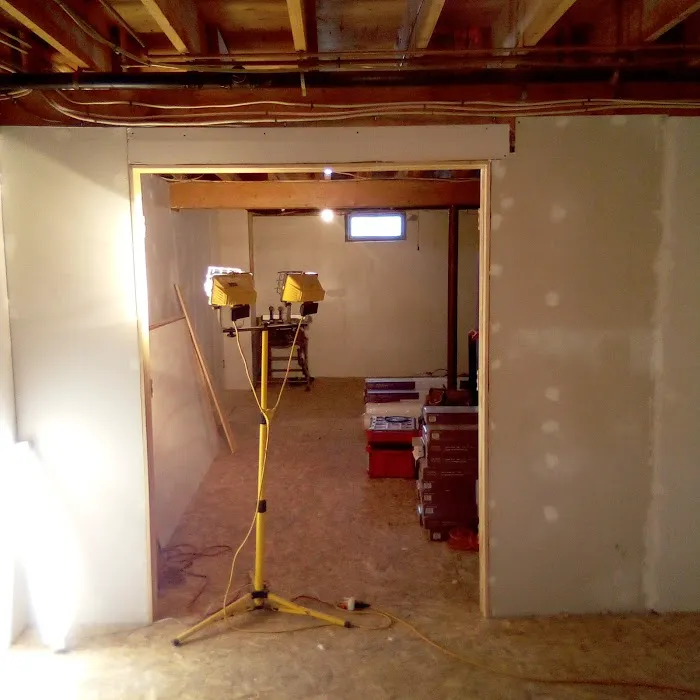 E.M.T. HOME IMPROVEMENT CO. Picture 4