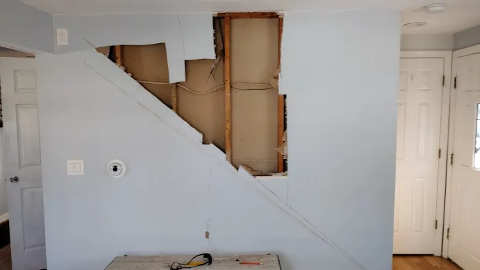 E.M.T. HOME IMPROVEMENT CO. Picture 8