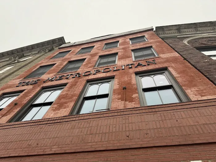 Wood & Wood Seamless Gutters Picture 1