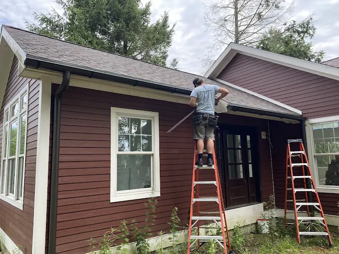 Wood & Wood Seamless Gutters Picture 2