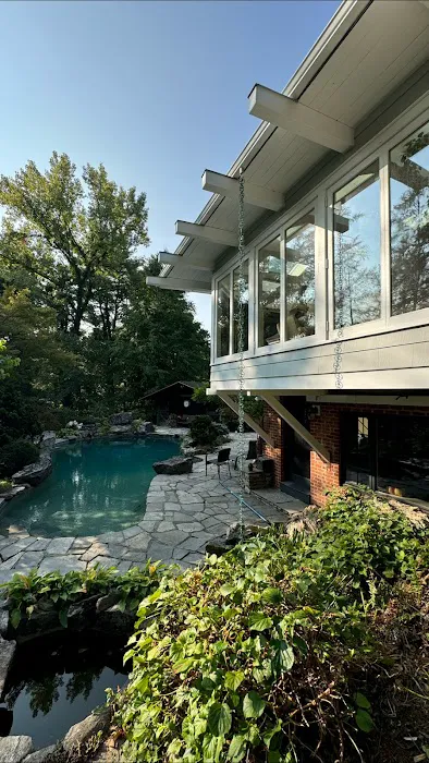 Wood & Wood Seamless Gutters Picture 3