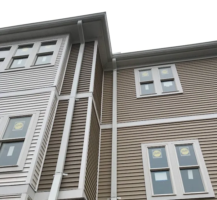 Wood & Wood Seamless Gutters Picture 9