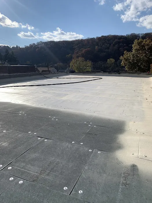 R and J Seamless Roofing Systems Picture 6