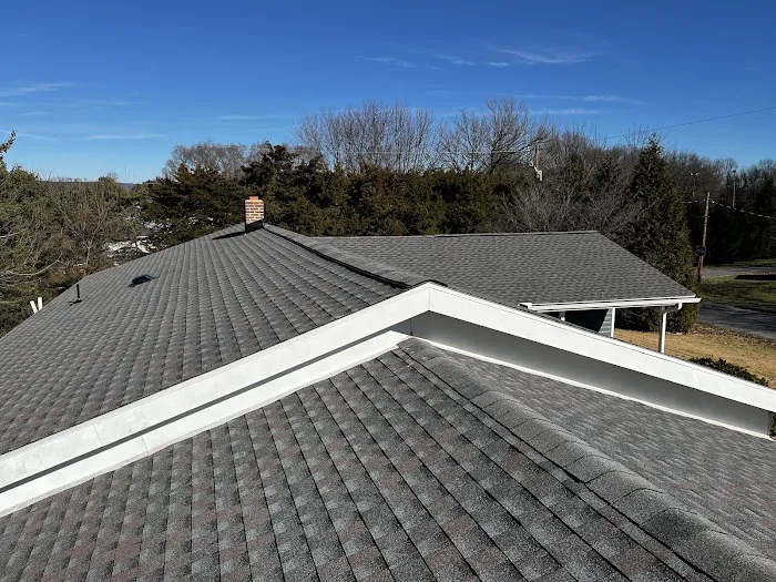 TJ's Shingles LLC Picture 1