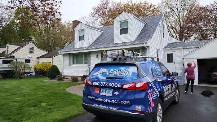 LA ROOFING LLC Picture 1