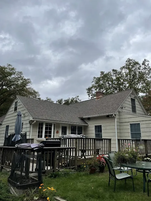 Henry's Roofing Co. Inc. Picture 1