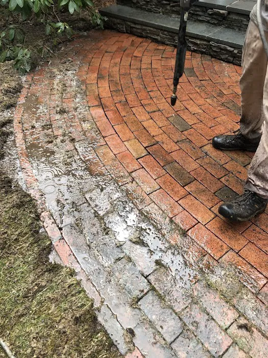 Henry's Roofing Co. Inc. Picture 4