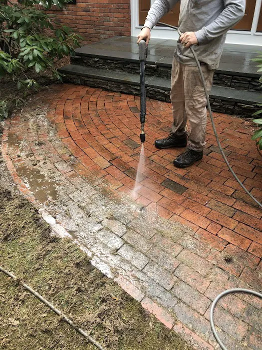 Henry's Roofing Co. Inc. Picture 9