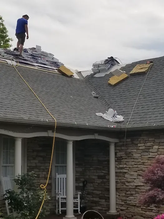 HARTZ ROOFING Picture 3