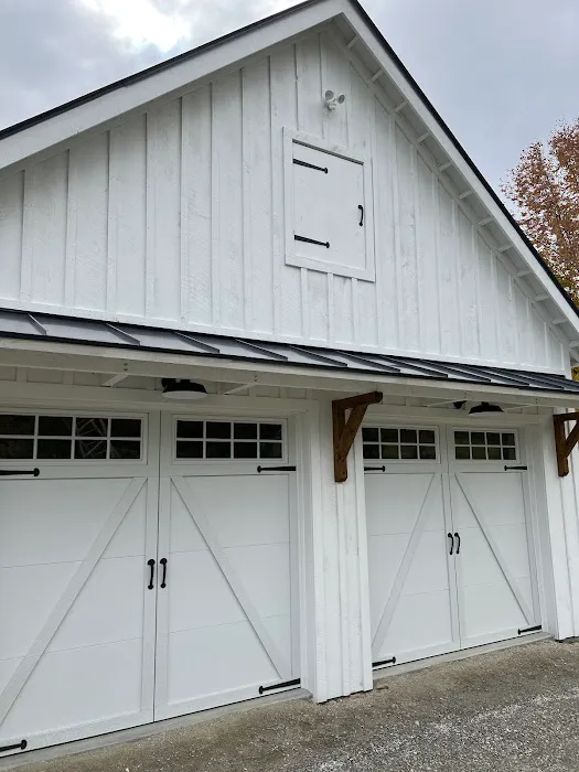 Thomas and Hall 802 Builders Picture 2