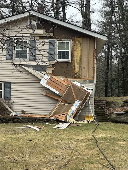 Thomas and Hall 802 Builders Picture 6