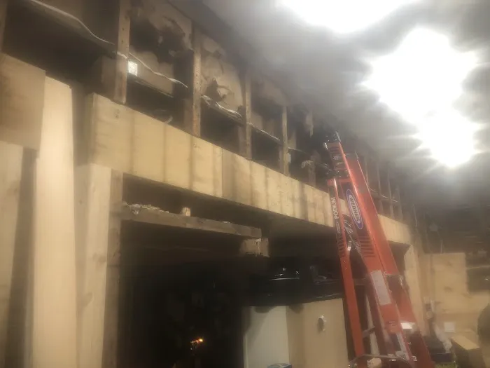 Thomas and Hall 802 Builders Picture 10