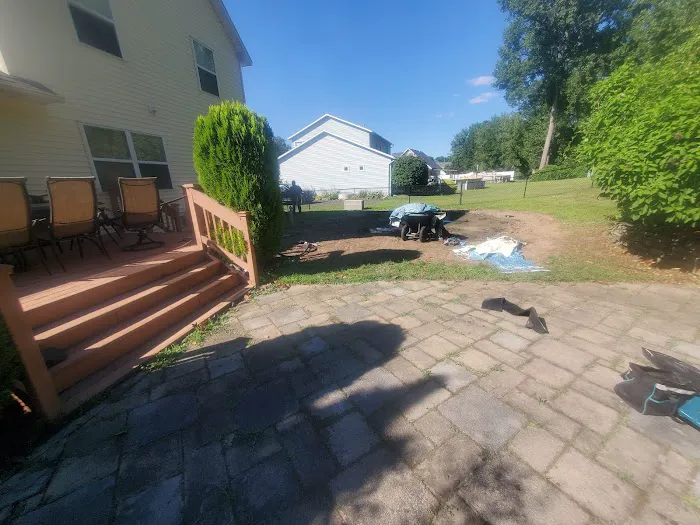 I Know a Guy Picture 7