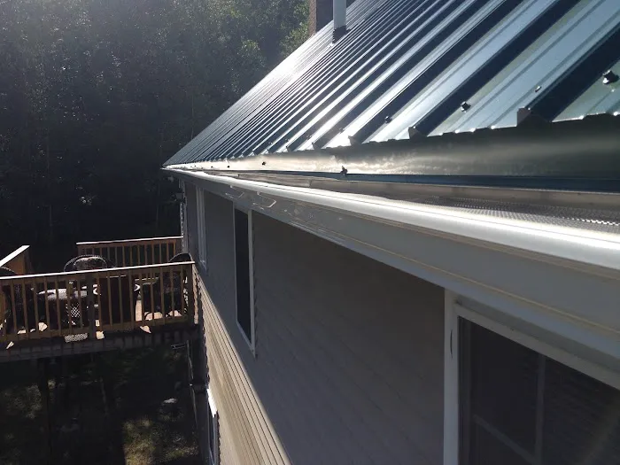 Central N.H. Gutter Services Picture 7
