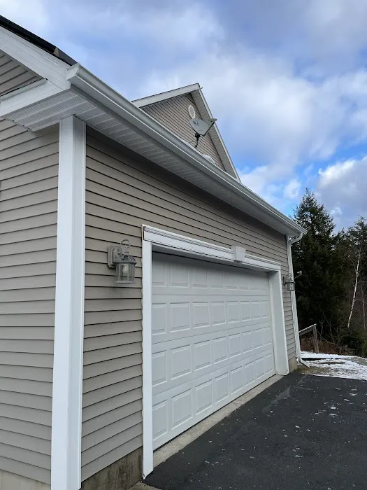 1st Choice General Contracting - Albany Seamless Gutters & Roofing Picture 8