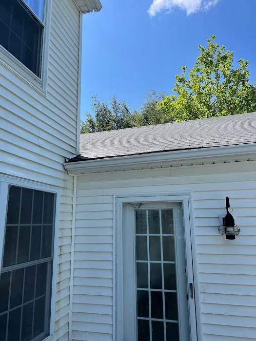 PayLess Gutter Cleaning LLC Picture 5