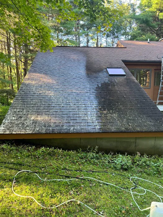 PayLess Gutter Cleaning LLC Picture 6