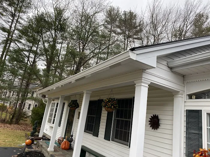 Southern Maine Seamless Gutters Picture 1