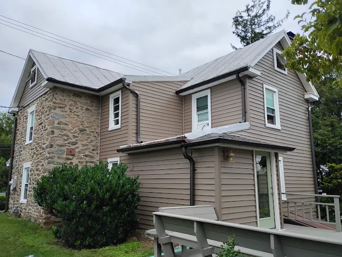 Hickory Roofing and Construction Picture 1