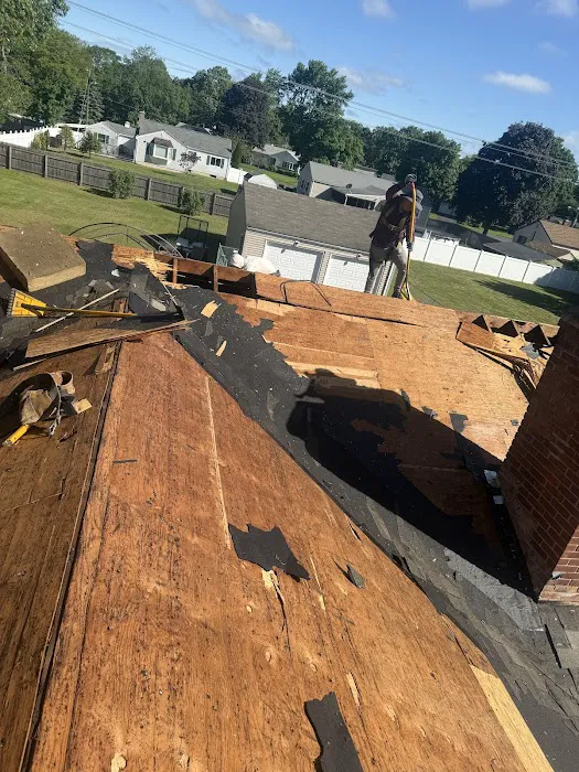 LC General Construction LLC Roofing Siding window Picture 2