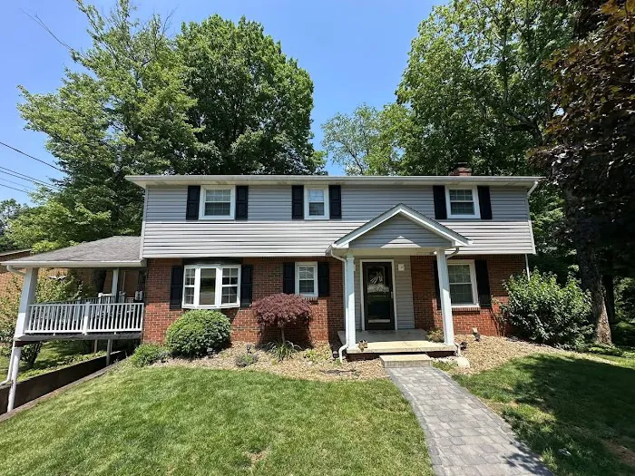 Hook Roofing and Remodeling, LLC Picture 1