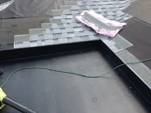 Ari`s Roofing and Siding Picture 7