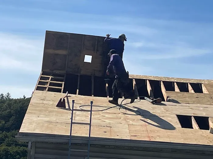 Royal Roofing and Renovations Picture 9