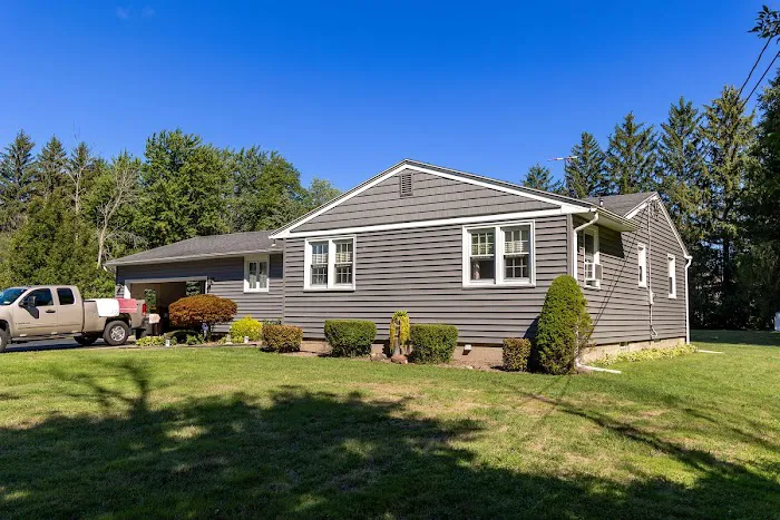 Oaks Roofing and Siding Picture 4