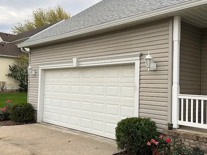 Oaks Roofing and Siding Picture 7