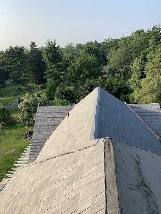 O & C Roofing and Siding LLC Picture 2