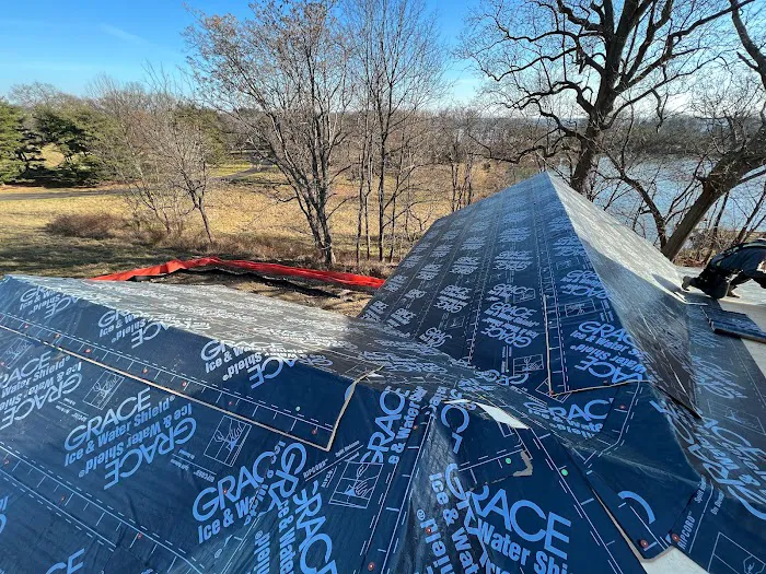 Cedar & Copper Picture 9