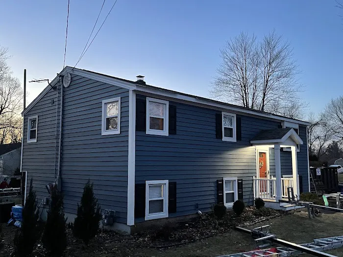 TM Roofing & Siding Picture 2