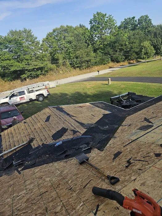 Monroy's Roofing & Exteriors Picture 7