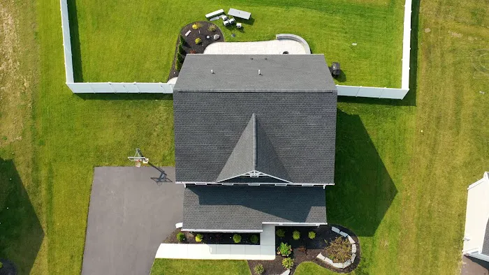 Oaks Roofing and Siding Picture 4