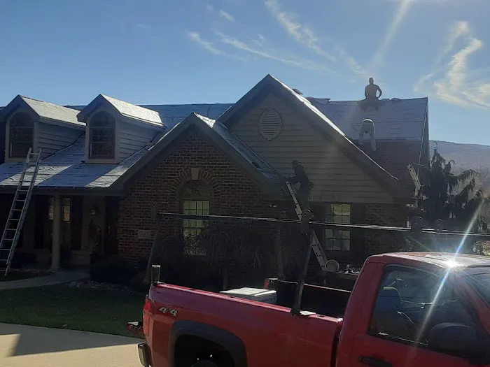 Chris Hull Roofing & Siding Picture 2
