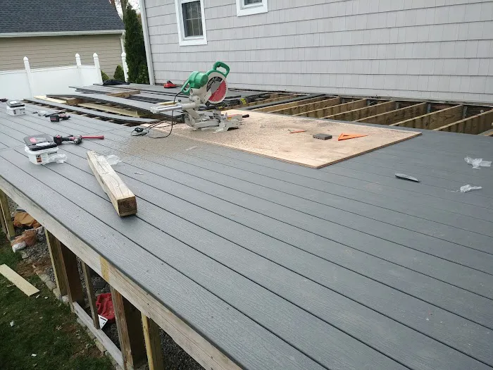 Ecuaroofing & siding Picture 6