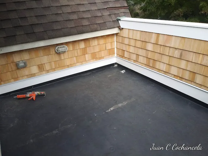 Ecuaroofing & siding Picture 9