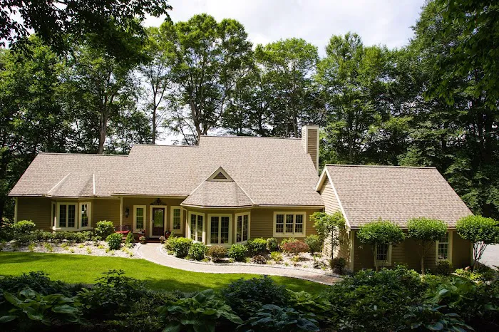 B&E Roofing & Remodeling Picture 1