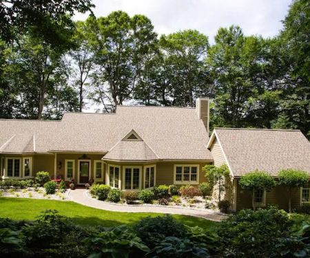 B&E Roofing & Remodeling