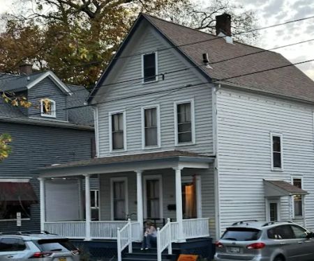 Roberts Roofing