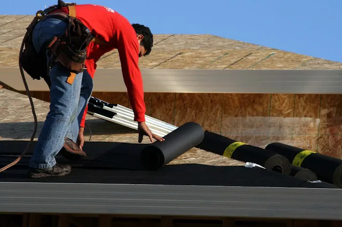 24/7 ROOFING Picture 3